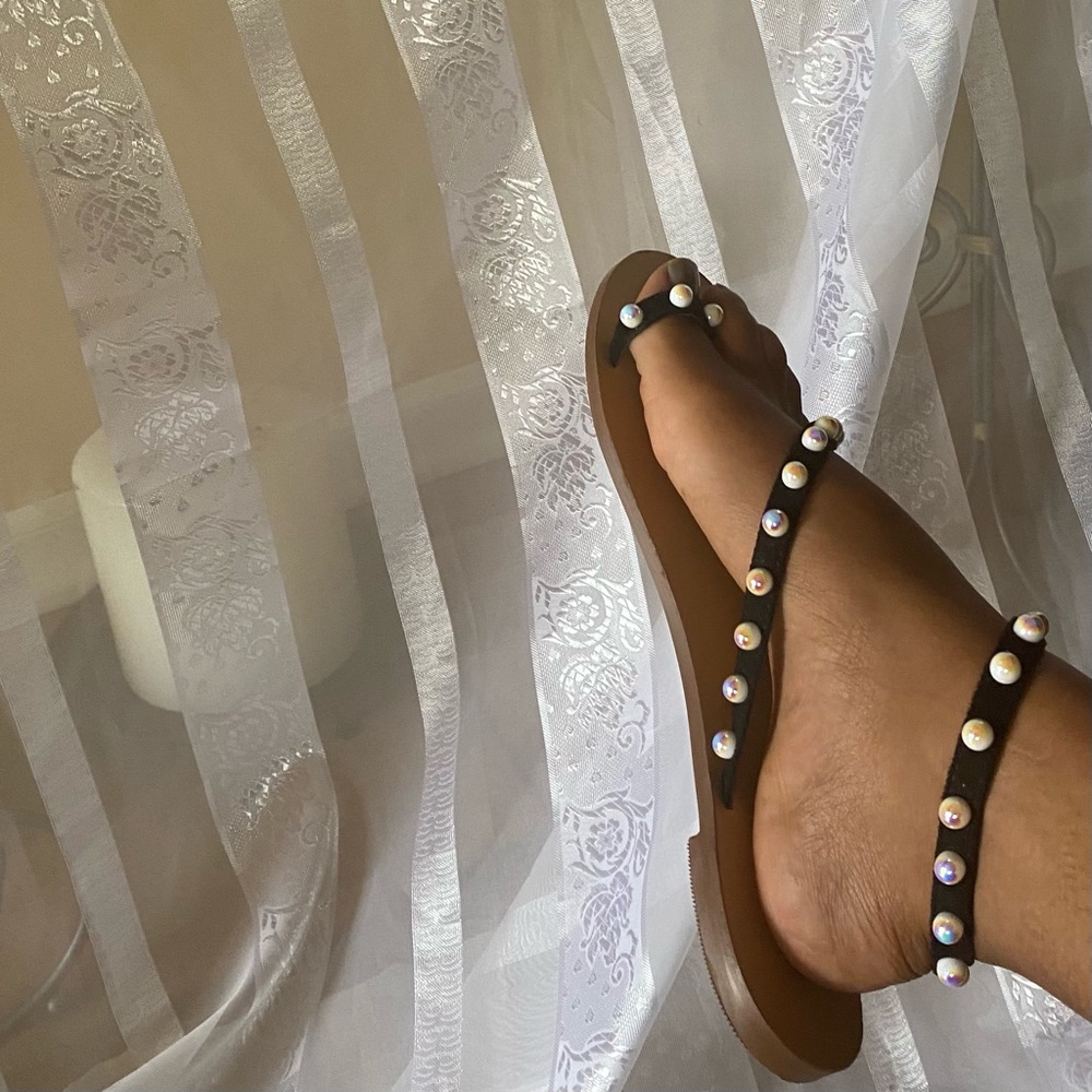 🖤🦋 FASHION NOVA SANDALS - Picture 3 of 6